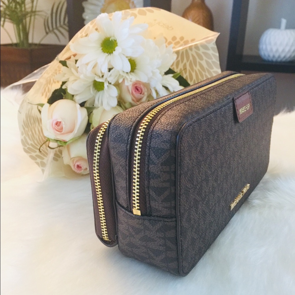 Michael Kors Cosmetic make-up & brushes pouch - Picture 9 of 11